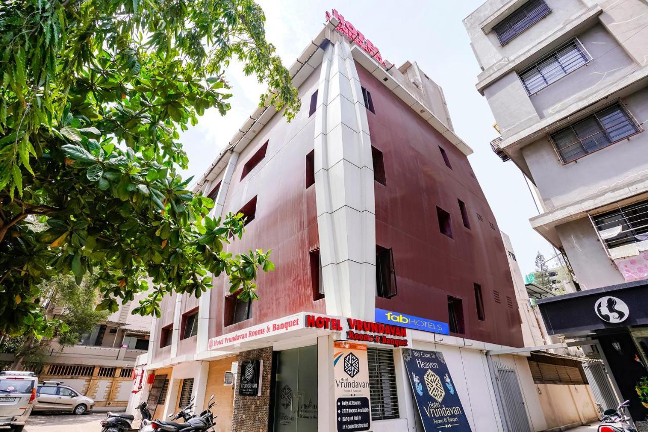 Fabhotel Vrundavan, Athwa Bhatha Exterior foto